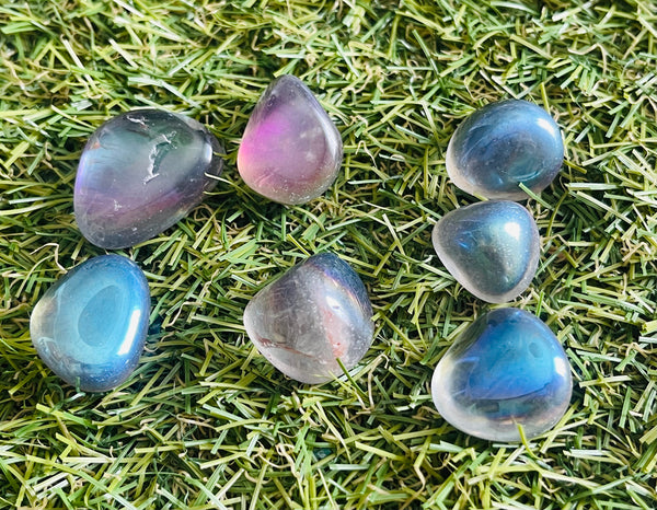 Lot de 3 pierres roulées naturelles en Cristal de roche Aura bleu