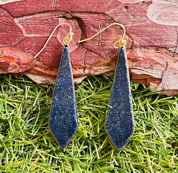 Paire de boucles d’oreille en Lapis-lazuli