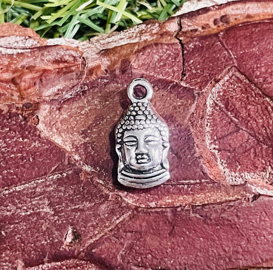 Lot de 5 breloques Bouddha argenté pour bracelet - Les bijoux de Théa