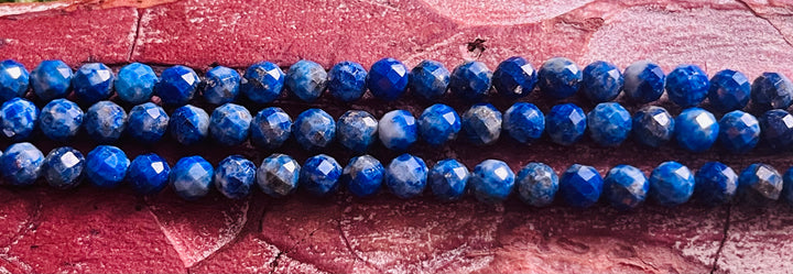 Perles naturelles en Lapis-lazuli à facettes en 4 mm - Les bijoux de Théa