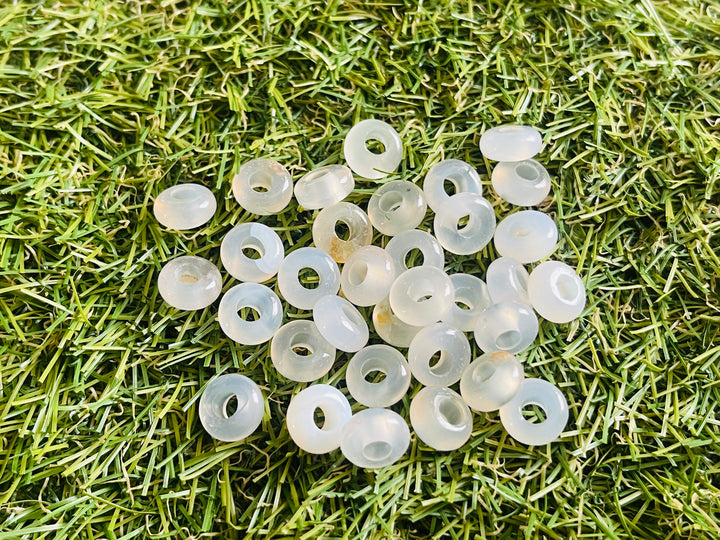 Perles en Agate blanche à grand trou - Les bijoux de Théa