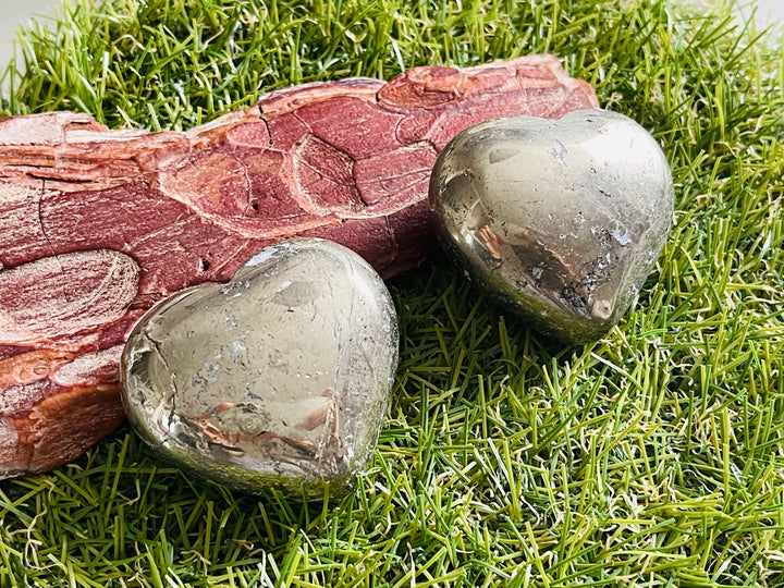 Cabochon en Pyrite en forme de cœur 40 mm - Les bijoux de Théa