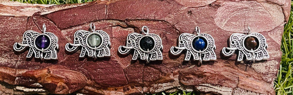 Lot de 5 intercalaires connecteurs Éléphant avec 5 perles naturelles différentes pour bracelet
