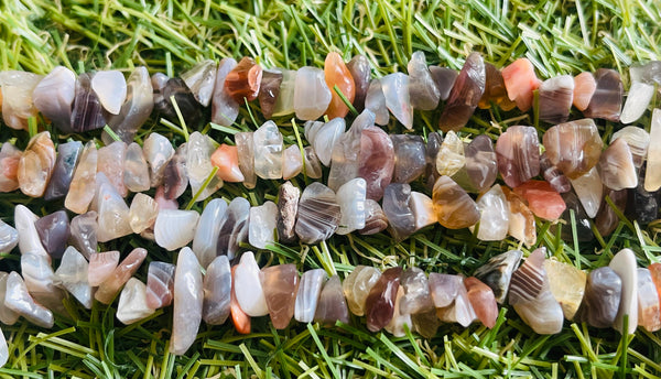 Perles naturelles chips / pépites en Agate de Botswana 5-8 mm (fil de 80 cm)