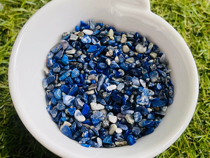 Chips / pépites naturelles en Lapis lazuli non percées en 2-9 mm (50 grs) - Les bijoux de Théa