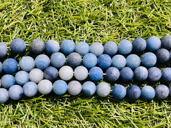 Perles naturelles en Aventurine bleue mate en 8 mm - Les bijoux de Théa