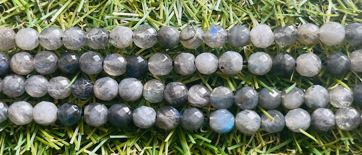 Perles naturelles en Labradorite à facettes en 6 mm - Les bijoux de Théa