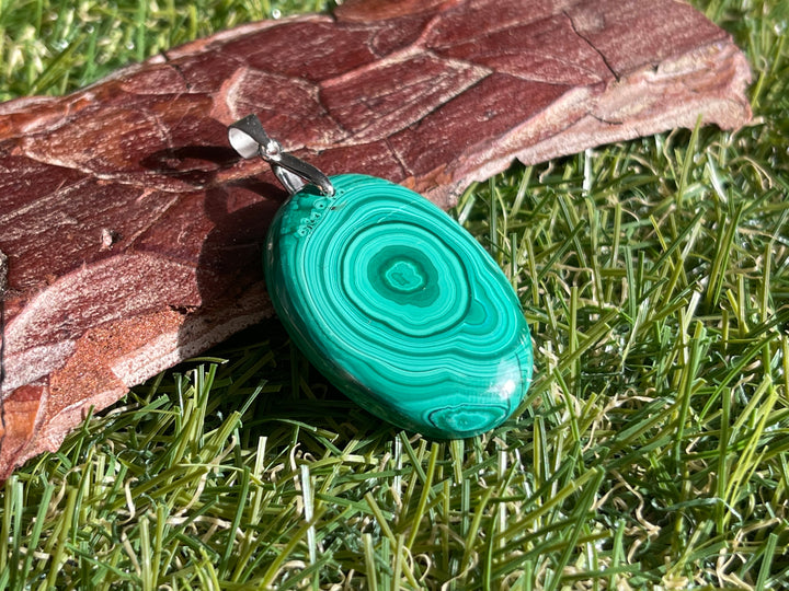 Pendentif en Argent 925 serti d'une Malachite - Les bijoux de Théa