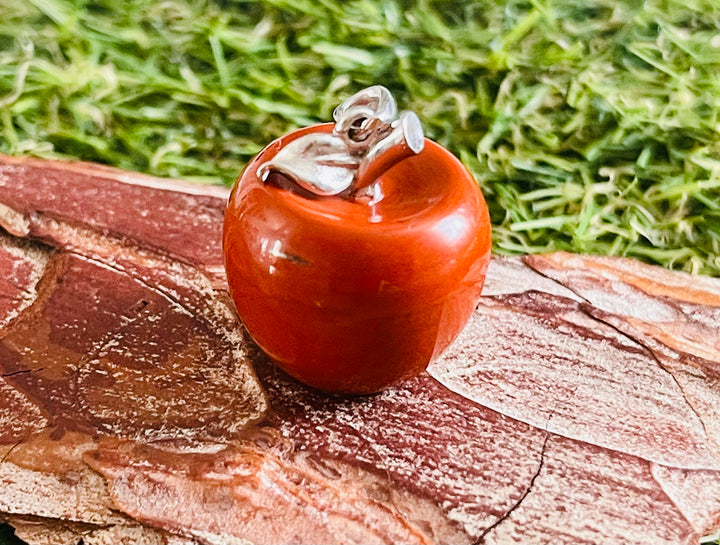 Pendentif Pomme en Jaspe rouge - Les bijoux de Théa