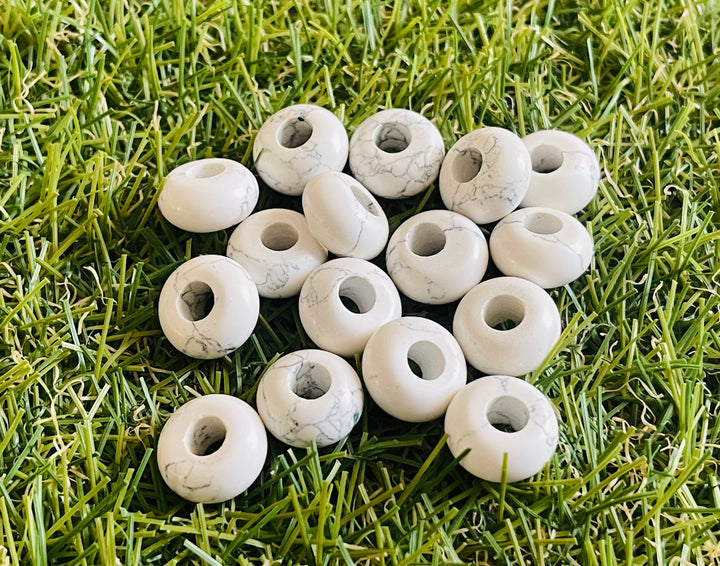 Perles naturelles en Howlite à grand trou - Les bijoux de Théa